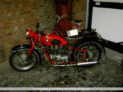 03_Historische_Ausstellung_zur_125-Jahr-Feier_des_LZ_1_2004.jpg