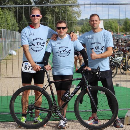 Teilnehmer der Löschgruppe Wormersdorf beim Triathlon Strong