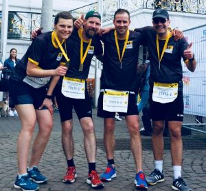 Die Staffelstarter beim 18. Deutsche Post Marathon Bonn