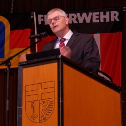 Bürgermeister Ludger Banken am Rednerpult.