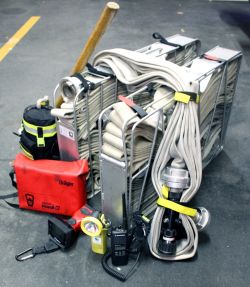 Ausrüstungsgegenstände für den Brandeinsatz.