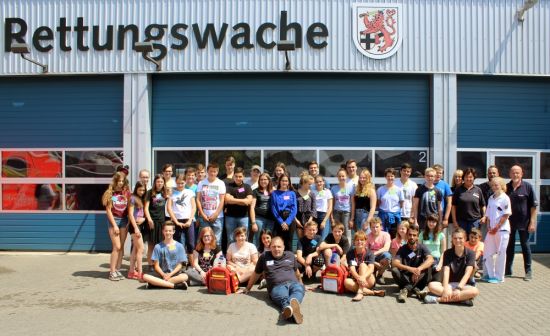 Teilnehmerinnen und Teilnehmer der Schulsanitäter-Ausbildung.